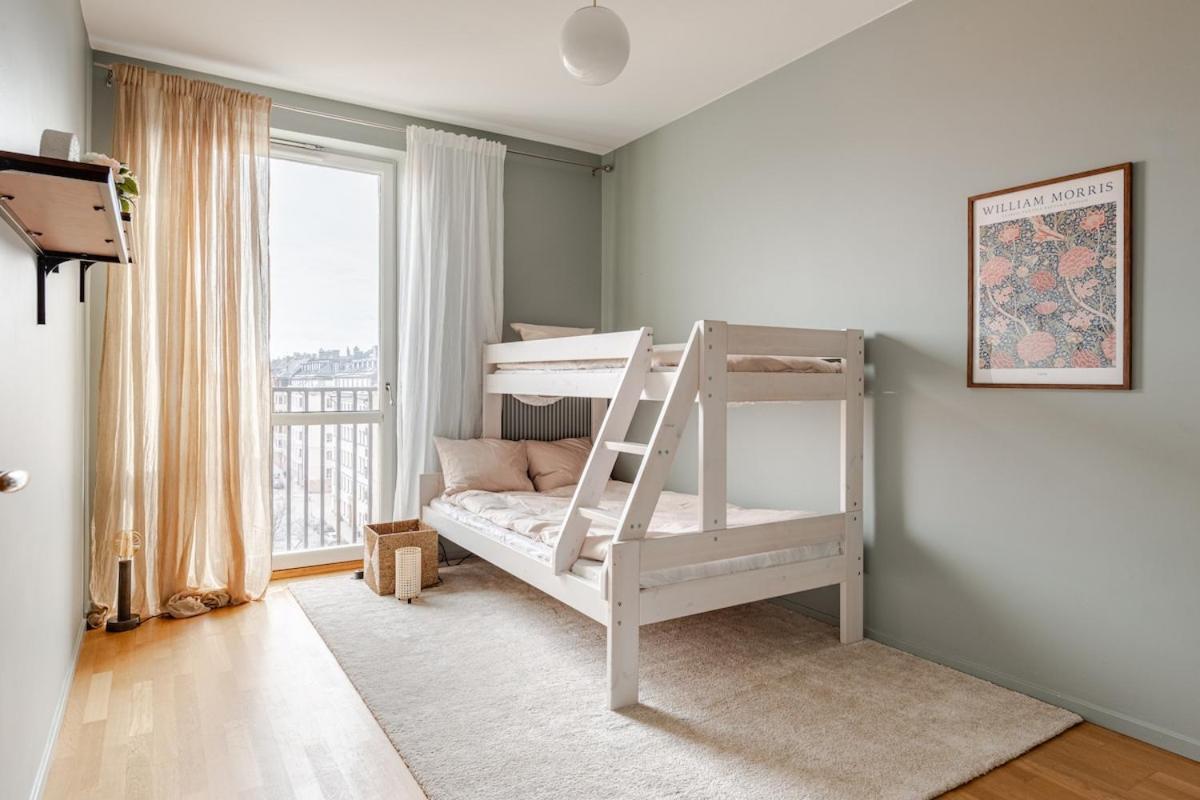 Apartment 180 Sqm 5br With Stunning View In Oestermalm Stockholm